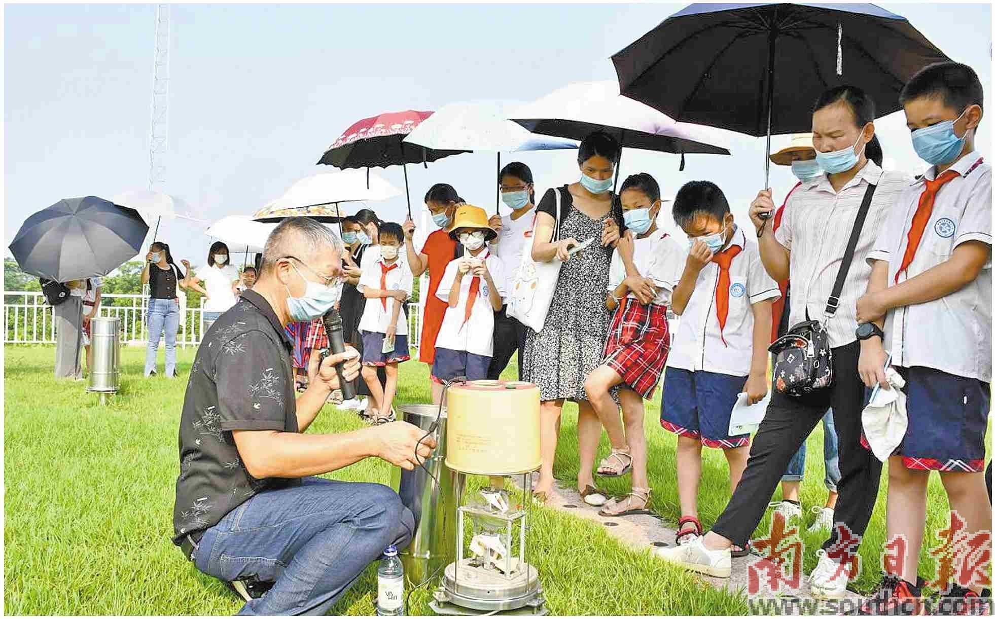 淋雨十几分钟确诊脑膜炎，雨天回家做好这三件事